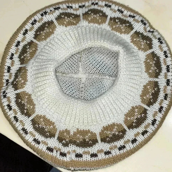 Tan, Brown, White, Diamond Like  Beret - Picture 2 of 4